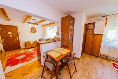 CENTRAL APARTAMENT CU 4 CAMERE ETAJ 1 DE VANZARE - 1