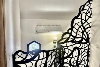 Vila deosebita aproape de Gara de Nord,construita in 1997,renovata 2020,8 camere - 14