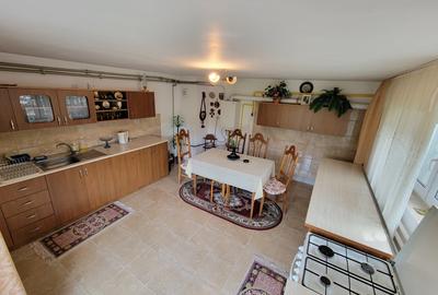 Casa de vanzare - Parter + Etj1 + Etj2 - 7