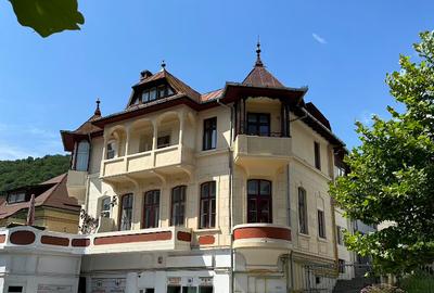 Vând ap. 5 camere, Sinaia, lângă Internațional - 1