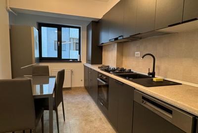 Apartament cu 3 camere decomandat în Haliu