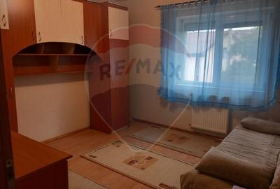 Apartament 2 cam decomandat, de inchiriat, zona parc Olosig- Lacu Rosu - 1