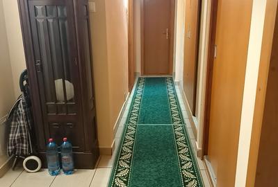 3 camere decomandate , centrala pe gaze, mobilat ,zona Dacia , pozitie excelenta - 4