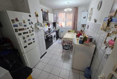 Apartament 3 camere, etajul 2  Calea Bucuresti - 1