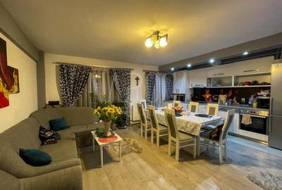 Apartament cu 4 camere semidecomandat în Florești