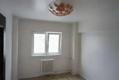 Apartament cu 4 camere semidecomandat în Ștefan cel Mare