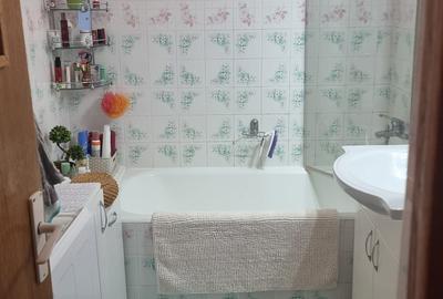 Apartament 3 camere de vanzare - Ostroveni, zona Pieței, decomandat, 71,29 mp - 12