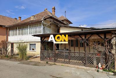 Casă individuală cu 4 camere în Central