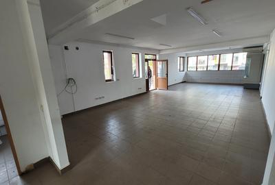 Spatiu comercial, 68 mp, vad bun, zona Subcetate - 2