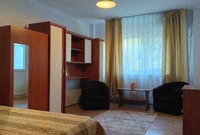 Garsonieră decomandată în Tineretului