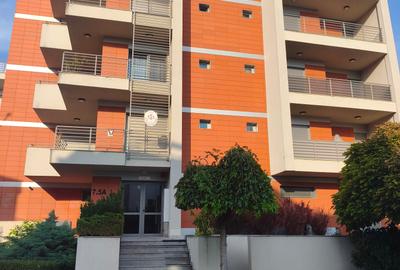 Apartament cu 4 camere în Sisești