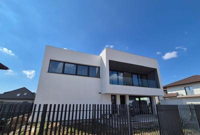 Casă individuală cu 5 camere în Tunari