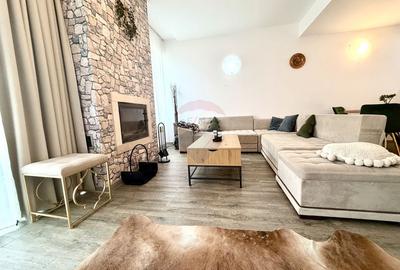 Apartament cu 2 camere semidecomandat, mobilat în Poiana Brașov