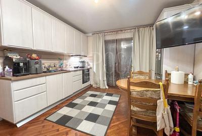 Apartament cu 4 camere semidecomandat în Mărăști