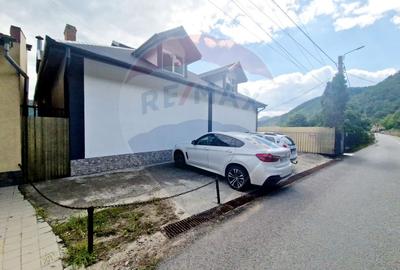 Pensiune Eselnita / 16 camere / Teren - 1448 mp / Ponton - 41