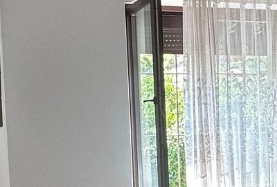 Apartament cu 3 camere în Romană