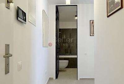 Disponibila din 25 martie - 10