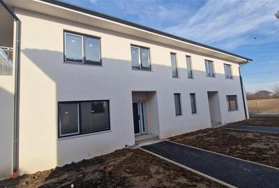 Vanzare casa tip duplex finalizata zona Unitatii Militare Floresti - 1