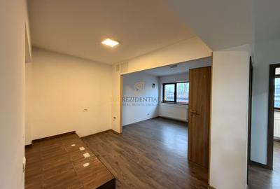 Spatiu comercial, pozitionare excelenta, exact la metrou Aparatorii P - 8