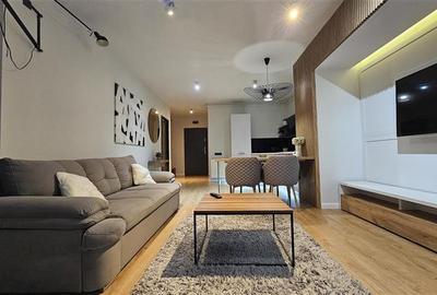 Apartament cu 2 camere semidecomandat, mobilat în Central