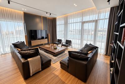 Apartament cu 4 camere în Băneasa