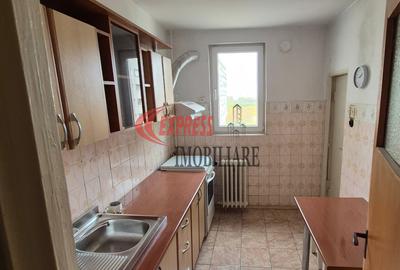 Apartament cu 2 camere decomandat în Titan