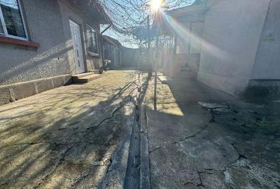 De Vânzare - Casă, Strada Griviței - 12