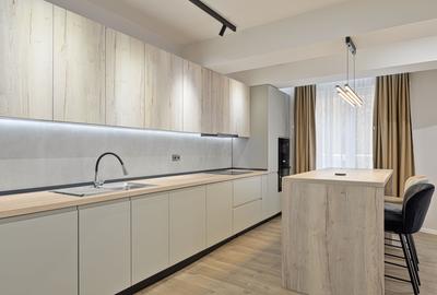 Apartament cu 3 camere semidecomandat în Aviației