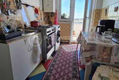Apartament 3 camere 70mp 2 balcoane, Podu Ros, CT+ AC - 3