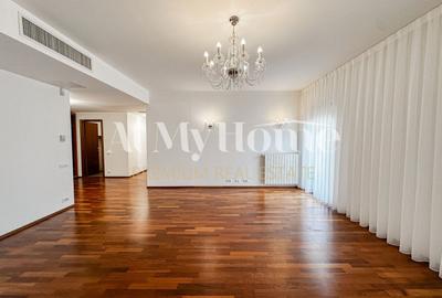 Apartament cu 4 camere decomandat, mobilat în Băneasa