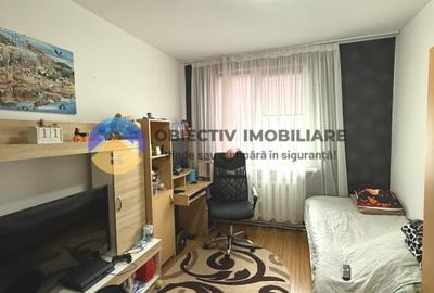 Apartament 3 camere de vânzare – zona centrala – Etaj 1 - 5