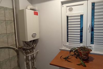 Vanzare apartament 3 cam la parter cu balcon stradal zona Parc Sebastian sect 5 - 6