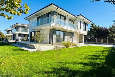 Casă cu 5 camere în Corbeanca