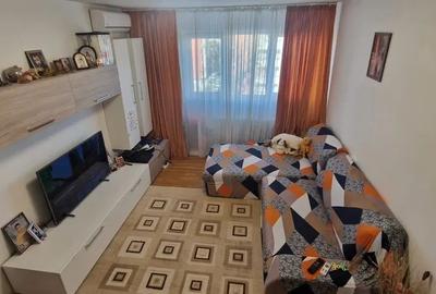 Apartament cu 3 camere semidecomandat, mobilat în Baba Novac
