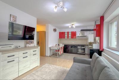 Studio in Kasper Coresi, vedere către aleea pietonală, loc de parcare si boxa - 4