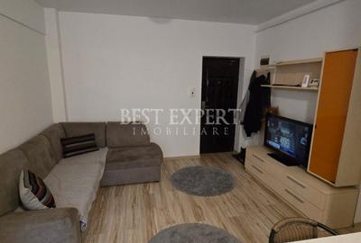 Apartament cu 2 camere semidecomandat, mobilat în Central
