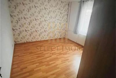 Apartament 2 camere, zona Vest -Dinu, parter
 Cumparator comision 0 - 4