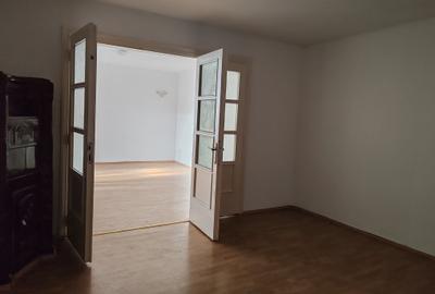 Casă individuală cu 4 camere în Schei