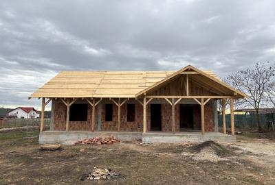 Casă individuală cu 5 camere în Piscu