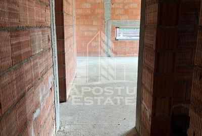 Casa individuala cu 4 camere si teren de 670 mp, Parta,  comision 0 - 17