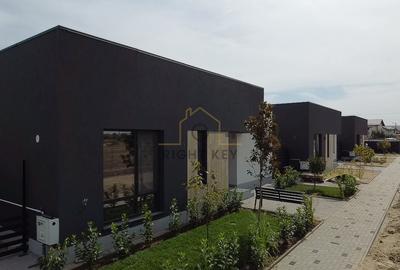Casă individuală cu 4 camere în Domnești