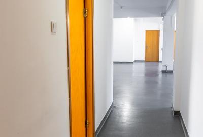 Spațiu ideal cabinet medical / clinică – 300 mp utili, doua niveluri, Central - 10