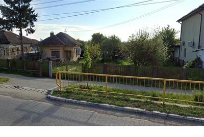 Teren stradal cu casa veche in Podari - toate utilitatile - 2