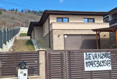 Casă individuală cu 5 camere în Apahida