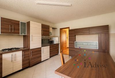 CASA CU 4 CAMERE IN ZONA BARTOLOMEU - CARIEREI - 8