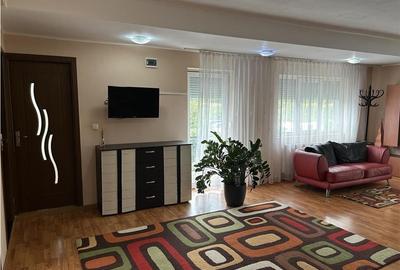 Inchiriez ap.3 camere in casa ,finisat modern, CT, parcare, Centru-str.Paris - 1