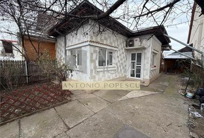 Casa, anexe si teren, in Ploiesti, zona Lupeni. - 1