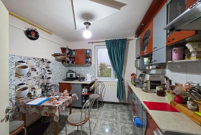Apartament 3 camere decomandat, Deva - Str. Progresului 65 mp Etaj 4 - 3
