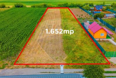 Teren intravilan de 1652 mp, în Bod