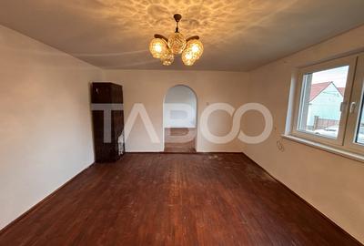 Casa individuala de vanzare  cu 3 camere  1020 mp teren in Hamba - 12